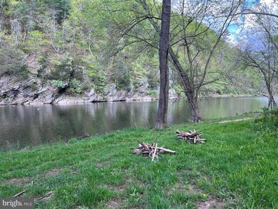 150 Dun Rovin Ln, Great Cacapon, WV 25422 - photo 2