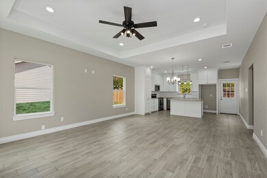 11019 Royal Cir, Cleveland, TX 77328 - photo 5