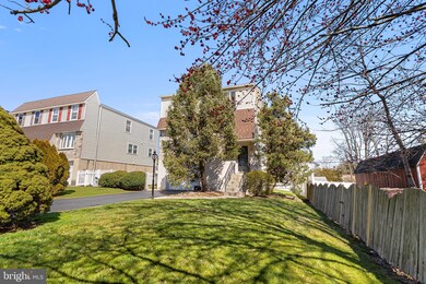 215 Patricia Ln, Secane, PA 19018 - photo 2