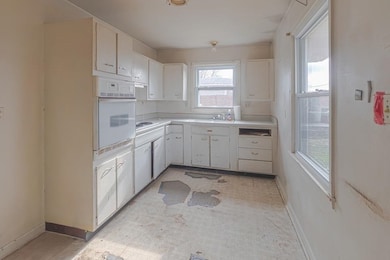 8419 S Leonard St, Cambridge City, IN 47327 - photo 6