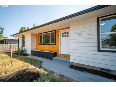 1909 Oak St, Forest Grove, OR 97116 - photo 5