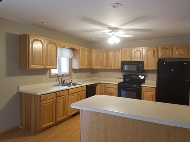 615 W 6th St, Prophetstown, IL 61277 - photo 5