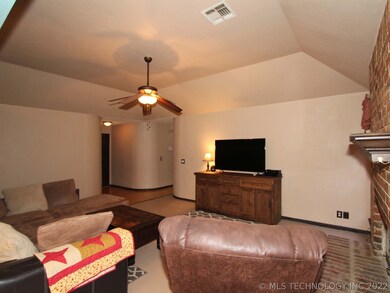 unlisted-address, Tulsa, OK 74132 - photo 6