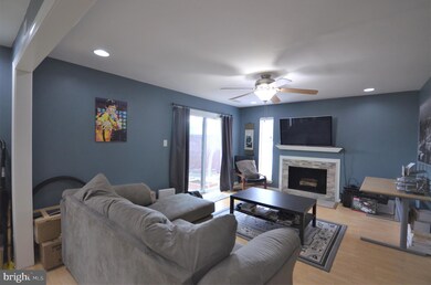 8631 Village Way unit 8, Alexandria, VA 22309 - photo 4