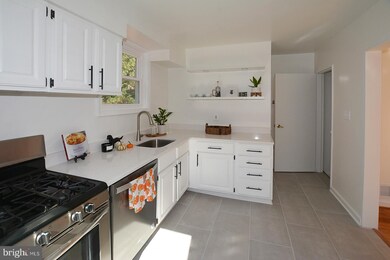 120 E Taylor Run Pkwy, Alexandria, VA 22314 - photo 5