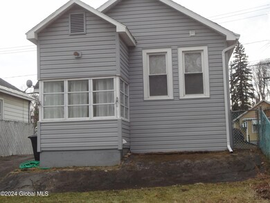 81 Cuthbert St, Schenectady, NY 12302 - photo 4