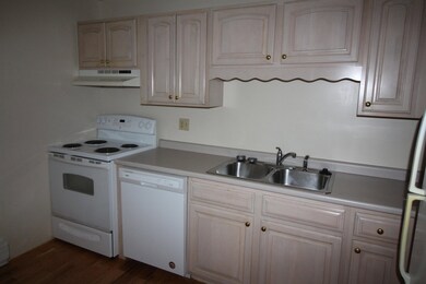 73 E Broadway unit H, Derry, NH 03038 - photo 3