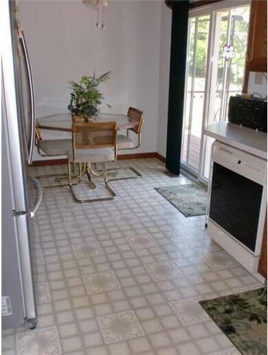 1502 Harmony St, Coatesville, PA 19320 - photo 4