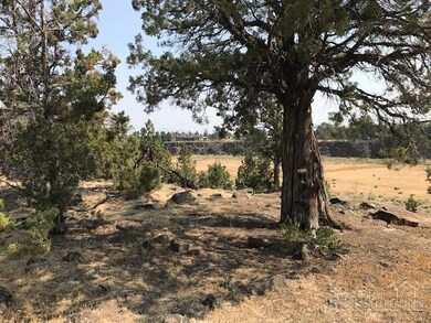 962 NW 13th St, Redmond, OR 97756 - photo 3