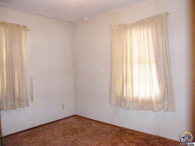 1817 SW Wayne Ave, Topeka, KS 66604 - photo 7