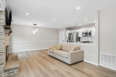 56 Warwick Turnpike unit 107, Warwick, NY 10990 - photo 6