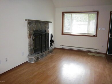 8528 Bumble Bee Way, Tobyhanna, PA 18466 - photo 4