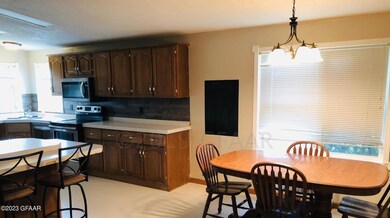 Dining/Kitchen