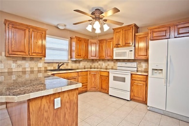 1304 Sanford Dr, Bentonville, AR 72712 - photo 3