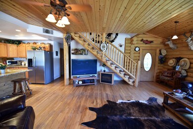 05 Living Room 5