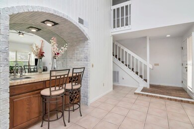 13902 Bardmoor Place unit B, Tampa, FL 33618 - photo 5