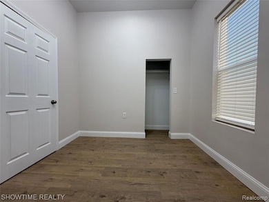 2210 Willow St, Port Huron, MI 48060 - photo 5