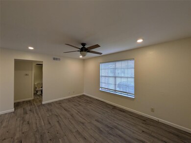 8038 Cambridge Cir unit B, White Settlement, TX 76108 - photo 4
