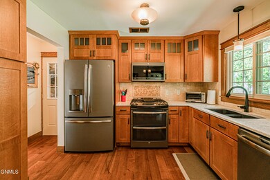 1117PioneerDr_00023