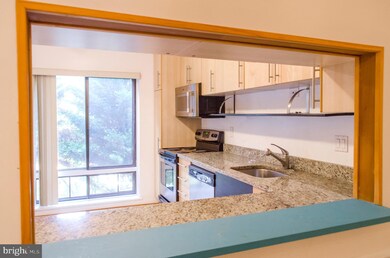 122 Roberts Ln unit 101, Alexandria, VA 22314 - photo 4