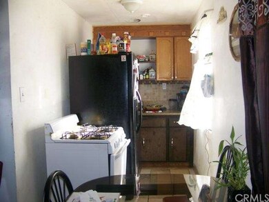 16546 E St, Victorville, CA 92395 - photo 5