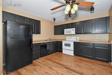Kitchen includes all appliances!