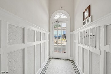 166 Maplewood Ave unit 3, Maplewood, NJ 07040 - photo 3