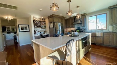 2905 Ocean Ave, Seaford, NY 11783 - photo 2