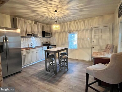 434 Mount Vernon St, Camden, NJ 08103 - photo 7