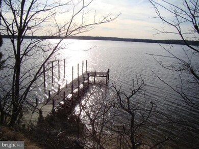 228 Overlook Dr, Prince Frederick, MD 20678 - photo 2