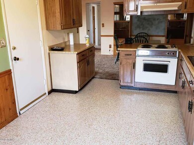 1139 S MAIN DR ROSE kitchen