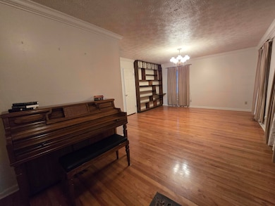 1203 Winchester Ave, Middlesboro, KY 40965 - photo 3