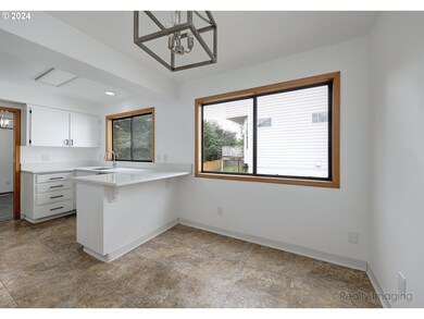 570 NE 24th St, Gresham, OR 97030 - photo 7