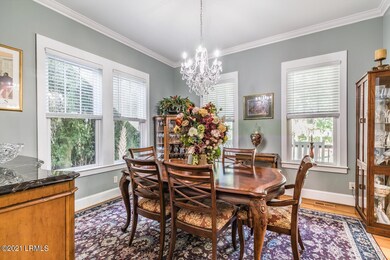 7 Formal dining