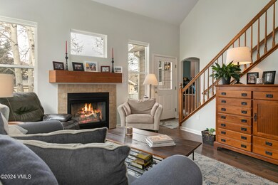 95 Mayer St-005