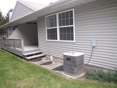 405 E Wilson St, Tuscola, IL 61953 - photo 3