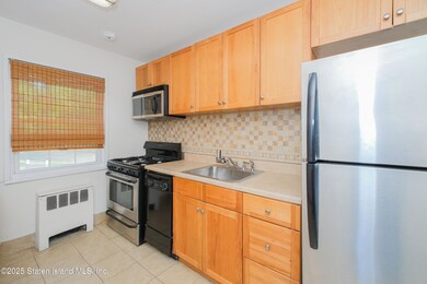 176 Arlo Rd unit A, Staten Island, NY 10301 - photo 6