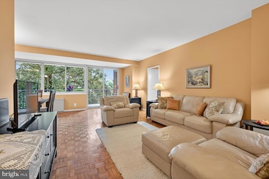 Watson Place unit B-1G, Washington, DC 20016 - photo 3