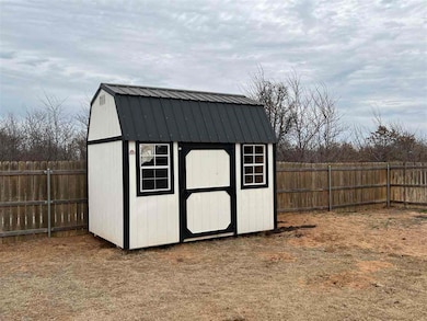 8732 NE Wolf Rd, Elgin, OK 73538 - photo 4