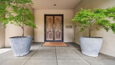 7 Folie Ct, Manhasset, NY 11030 - photo 3