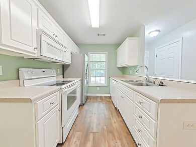 5-web-or-mls-13-Kitchen - 2025-05-23T133