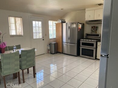 6938 Comanche Ave, Winnetka, CA 91306 - photo 2