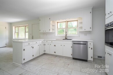 6517 Elmwood Cir, Charlotte, NC 28214 - photo 6