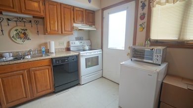 120 Lamplighter Ln unit C, Springfield, MA 01119 - photo 5