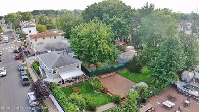 334 Lake Ave Aerial Yard