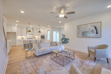 *Showing Brooks Floorplan only, these photos are not of the actual home.*