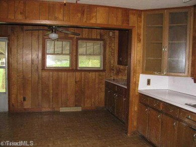 316 Hawthorne Dr, Asheboro, NC 27205 - photo 5