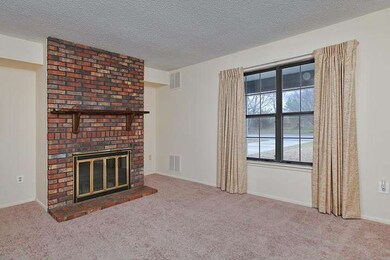 127 Applewood Dr, Swedesboro, NJ 08085 - photo 2