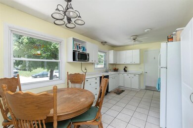 1135 Meadow Lane Dr, Bettendorf, IA 52722 - photo 5