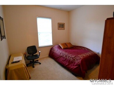 623 Appeldoorn Cir unit 623, Asheville, NC 28803 - photo 6